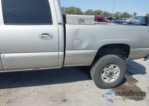 2005 Chevrolet Silverado 2500Hd Ls from USA, damaged, VIN 1GCHC232X5F869342